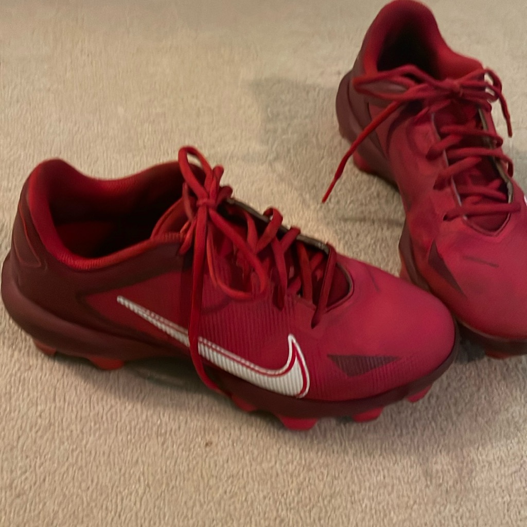 Men’s Size 6.5 Nike Cleats